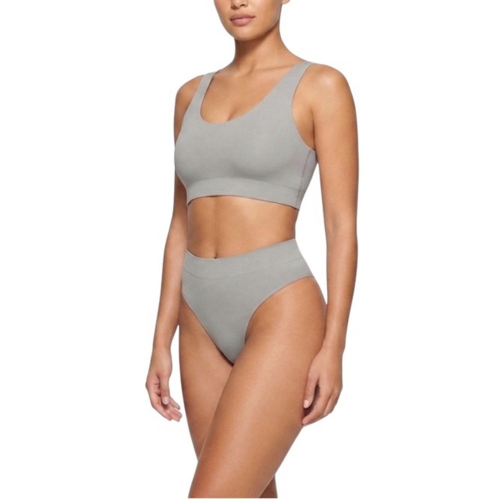 Jia-Atelier 2Pc Set Bra & Underwear Sz M Platinum Pearl Seamless Lingerie Light